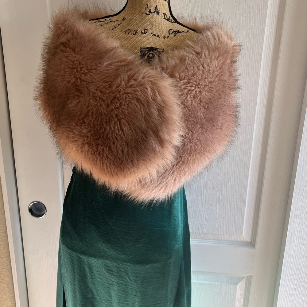 Urban Outfitters Green Maxi Dress brand is Motel - Picture 7 of 11